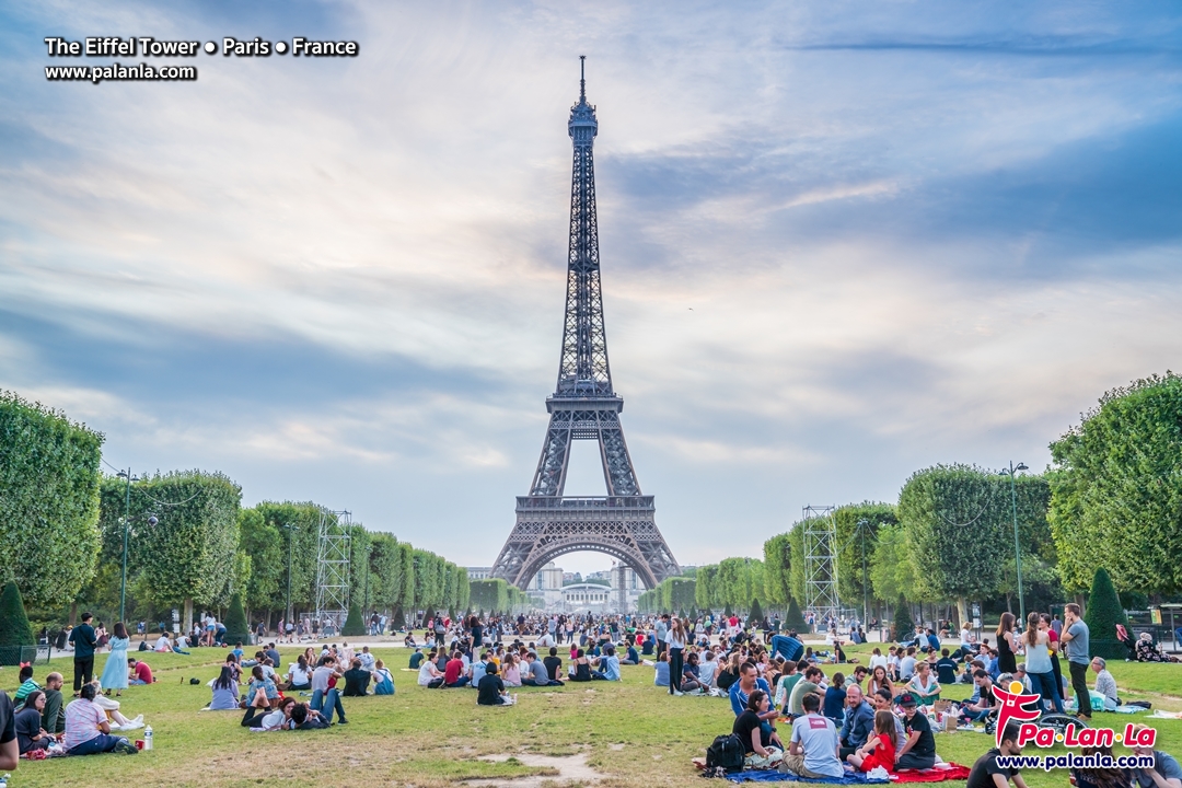 13 Best Photo Spots of Eiffel Tower